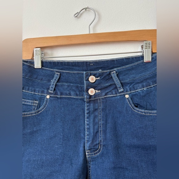 Romastory High Waisted Stretch Denim Shorts – Medium & Large – NWT - Picture 3 of 7